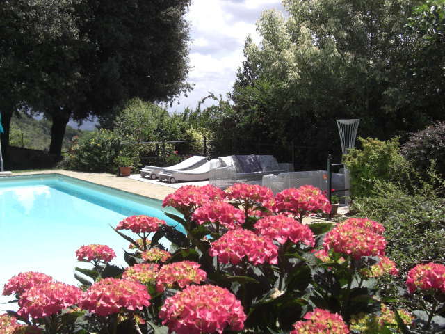 Appartamenti con piscina lago Trasimeno